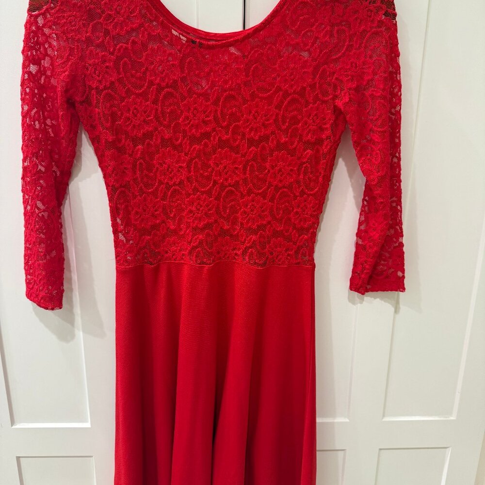 Red Lace Fit & Flare Dress | 3/4 Sleeve | Elegant | Size Small (Approx.) - Picture 4 of 6